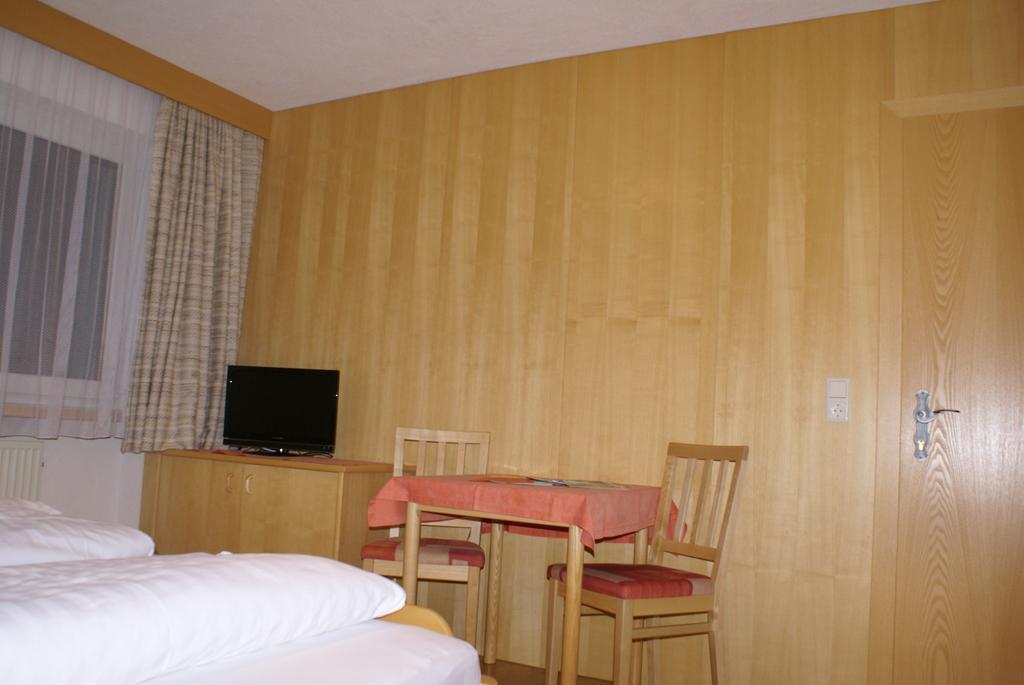 Gasthof Hirschen Wenns Ruang foto